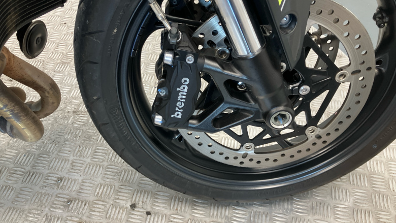 Triumph Street Triple R (23MY)